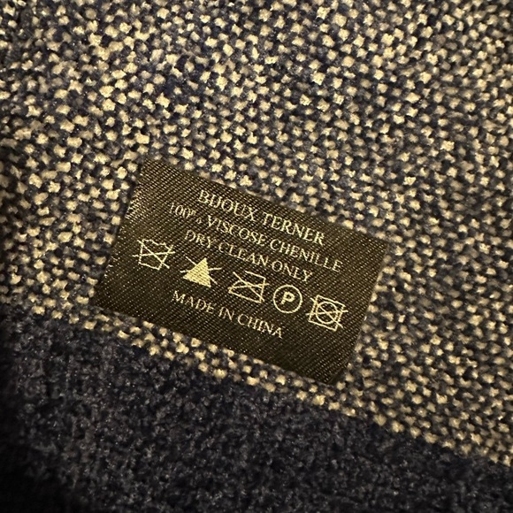 Chenille shawl - Picture 3 of 4